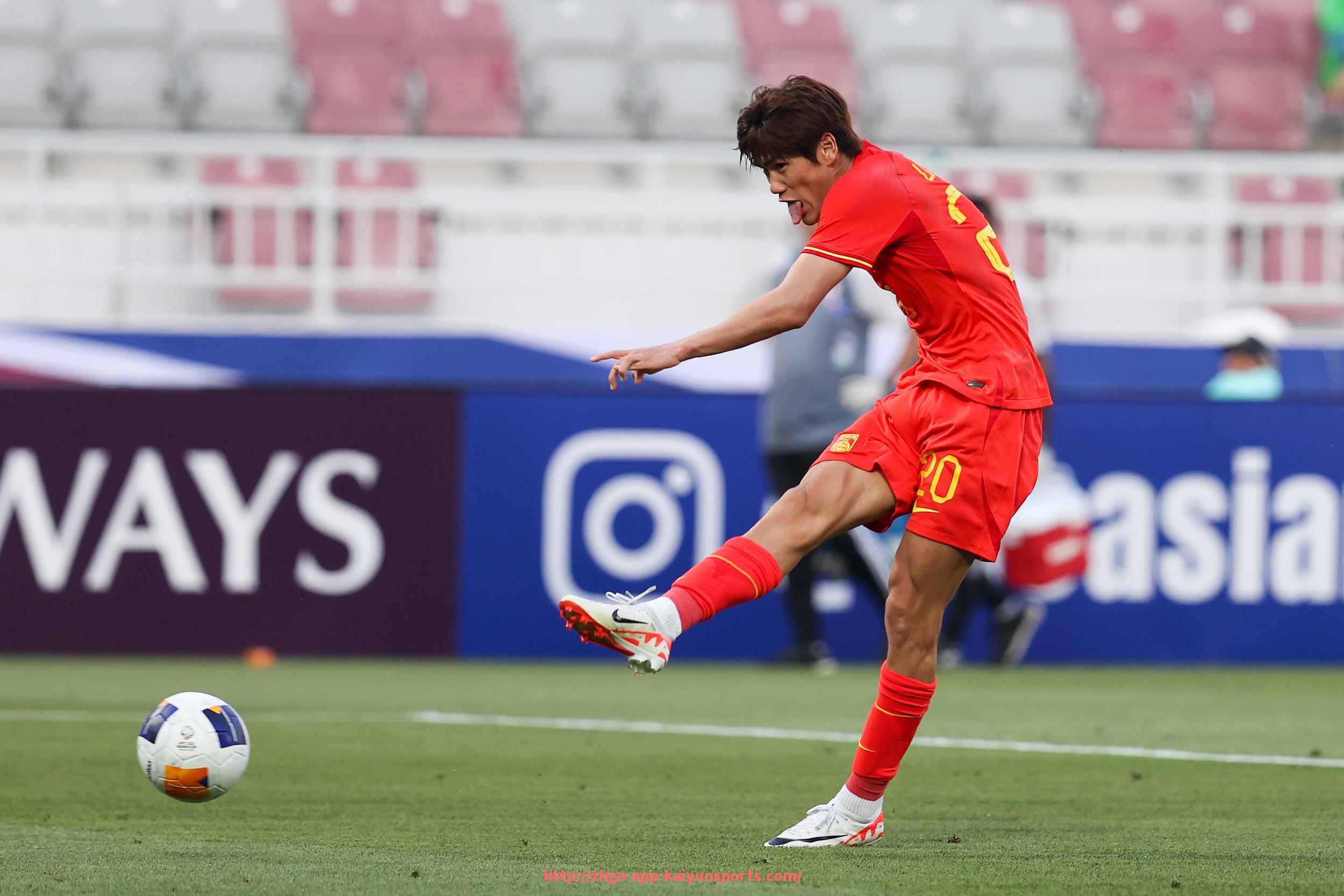 开云体育app下载-英超红衣球队：曼联与其经典红色球衣的文化意义